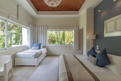 Villa Aqua Master Bedroom